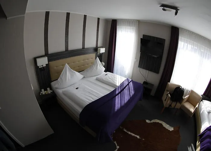 Hotel Famosa